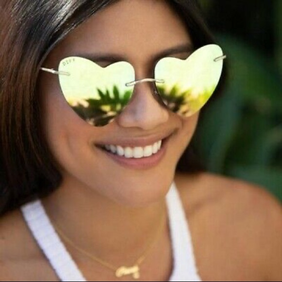 DIFF Remy Gold Heart Sunglasses main image 6